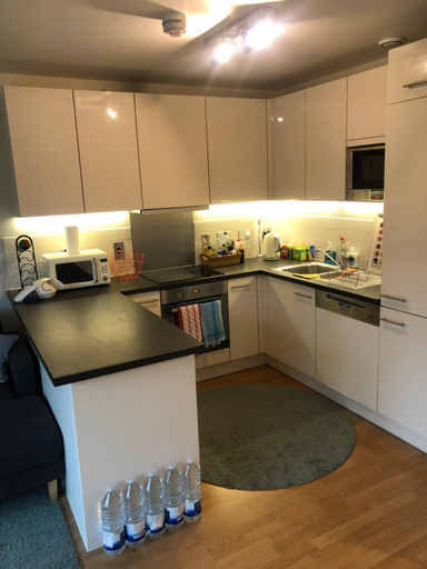 Others 5, Double Room with Main Bathroom use, London