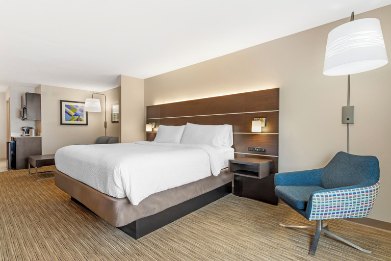 Bedroom 4, Holiday Inn Express & Suites CORDELE NORTH by IHG, Crisp