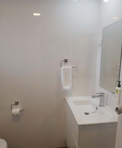 Bathroom, Peppercorn Motel, Belyando