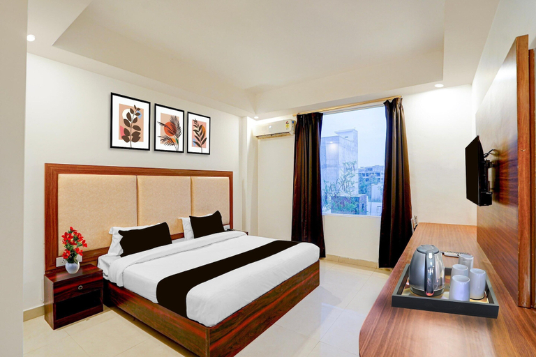 Room 2, Suite Room Friends Colony Lucknow, Lucknow