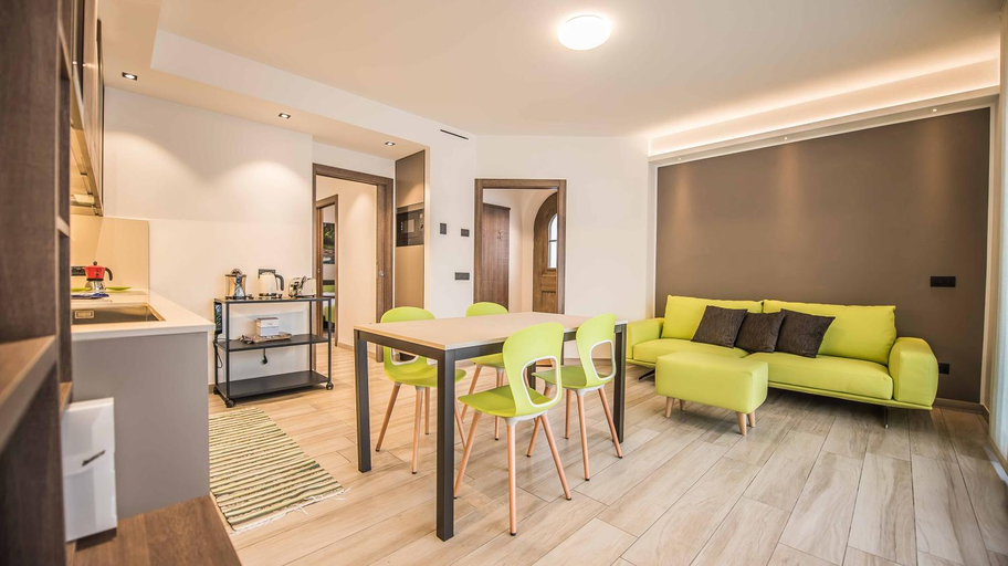 Others 5, Chalet 4 Stagioni - AlpineEscape, Sondrio
