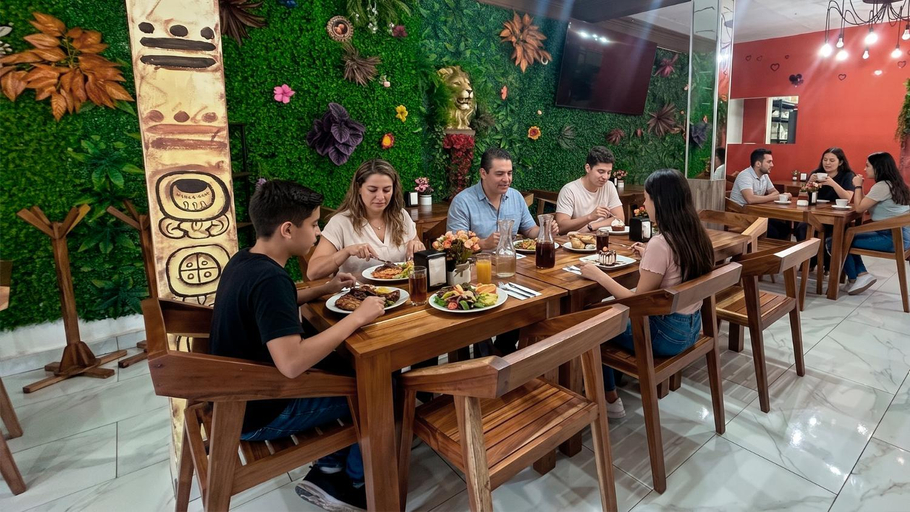 Food & Drinks 4, Hotel Real Maya, Othón P. Blanco