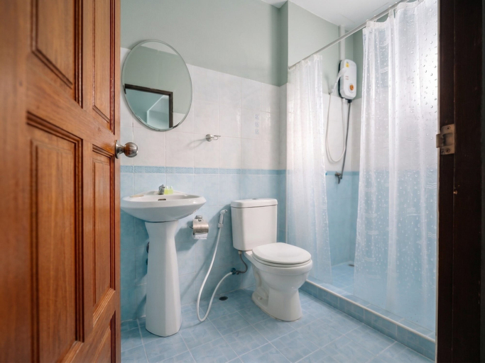 Bathroom 3, Orient Hotel, Pattaya