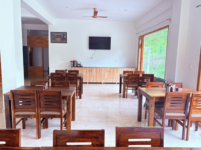 Dining 5, The Kath Kuni, Kullu