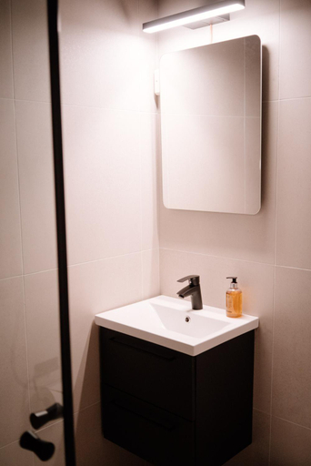 Bathroom 5, Skarungen - Hotel, Cabins and Camping, Vågan