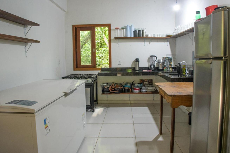 Kitchen 2, Chale 1 com Churrasqueira e Ar a 200m da Praia, Prado