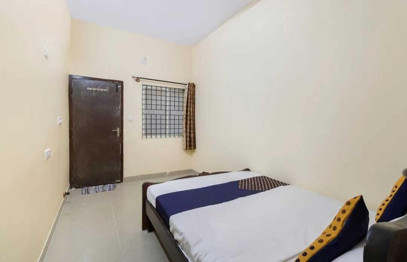 Room 3, Hotel Sri Meda Marketing, Bangalore