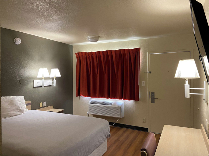 Bedroom 2, AMERICAN INN, Bell