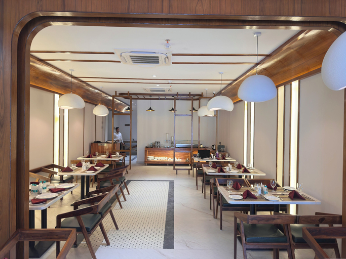Dining 5, Hotel Le Mirage, Sahibzada Ajit Singh Nagar