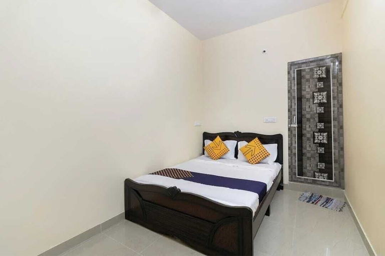 Room 5, Hotel Sri Meda Marketing, Bangalore