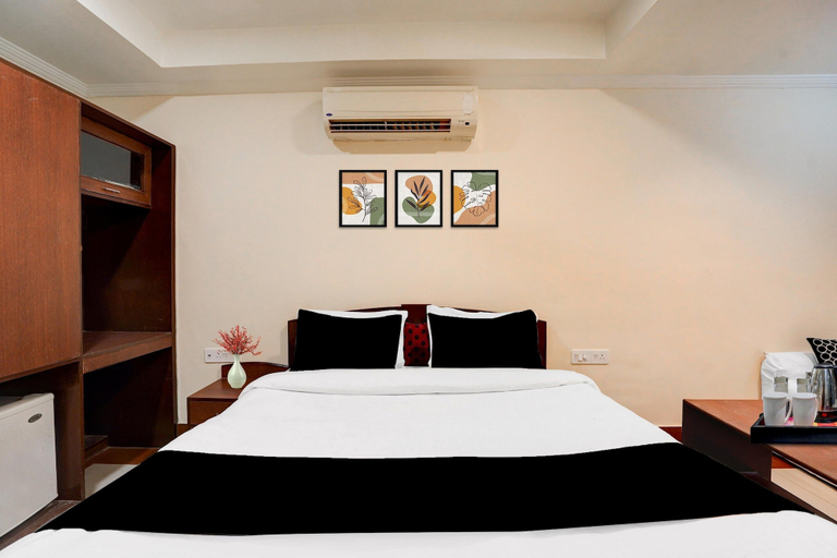 Room 4, Deluxe Banshi Bhawan, Kaushambi