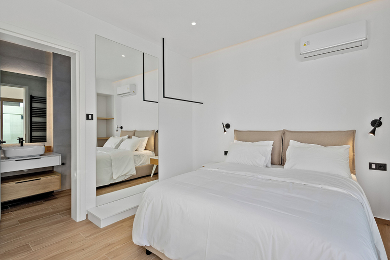 Room 2, Saronia Estate, Peloponnese