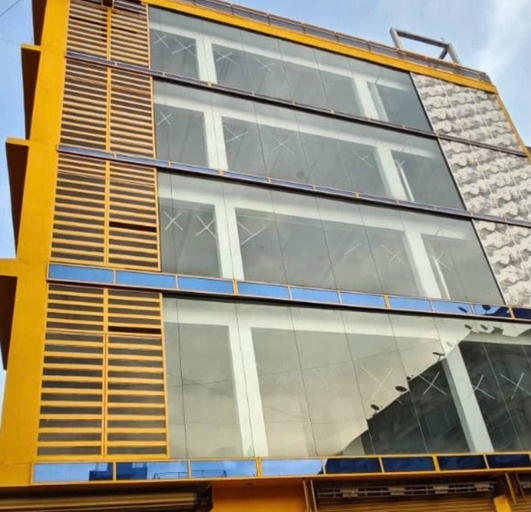 View 3, Townhouse Mantri Square Metro Station Formerly Magestic, Bangalore