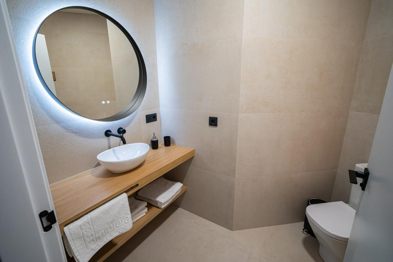 Bathroom 5, OIKOS APARTAMENTOS TURISTICOS, Badajoz