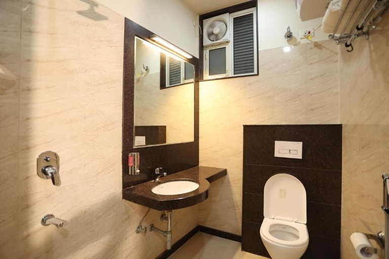 Bathroom 3, HOTEL THE ROYAL GM PLAZA, Jaipur