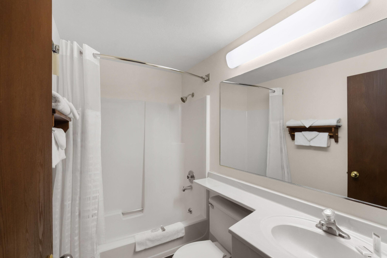 Bathroom 4, Super 8 by Wyndham Jackson Hole, Teton