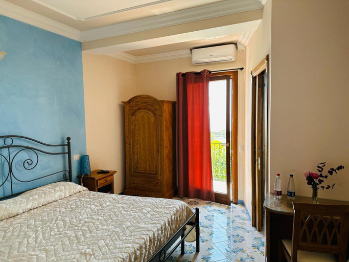 Bedroom 2, Rianna Rooms & Breakfast, Salerno