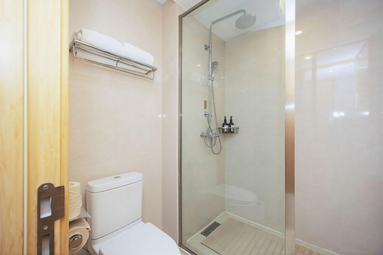 Bathroom 3, Ji Hotel Yantai Binhai Plaza, Yantai