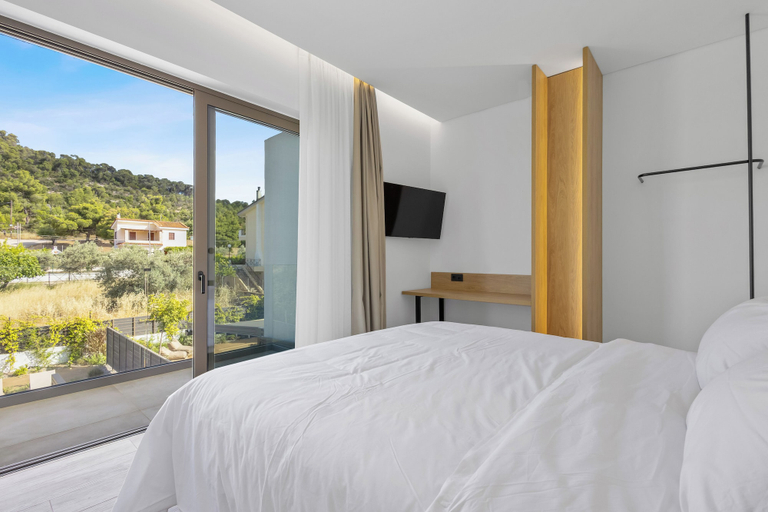 Room 3, Saronia Estate, Peloponnese