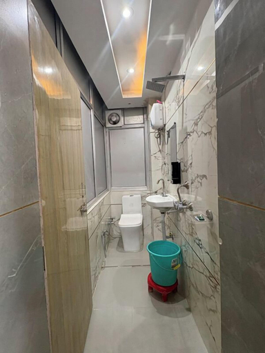 Bathroom, Hotel Sheeri Inn, Faizabad