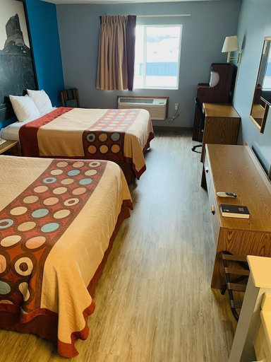 Bedroom 2, Super 8 by Wyndham Crete, Saline