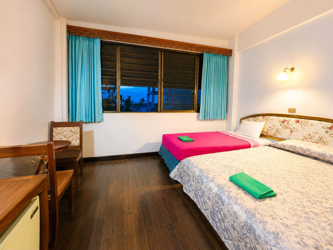 Bedroom 2, Royal Jommanee Hotel, Muang Nong Khai