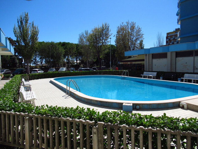 Pool 4, Modern Studio With Shared Pool, Venezia