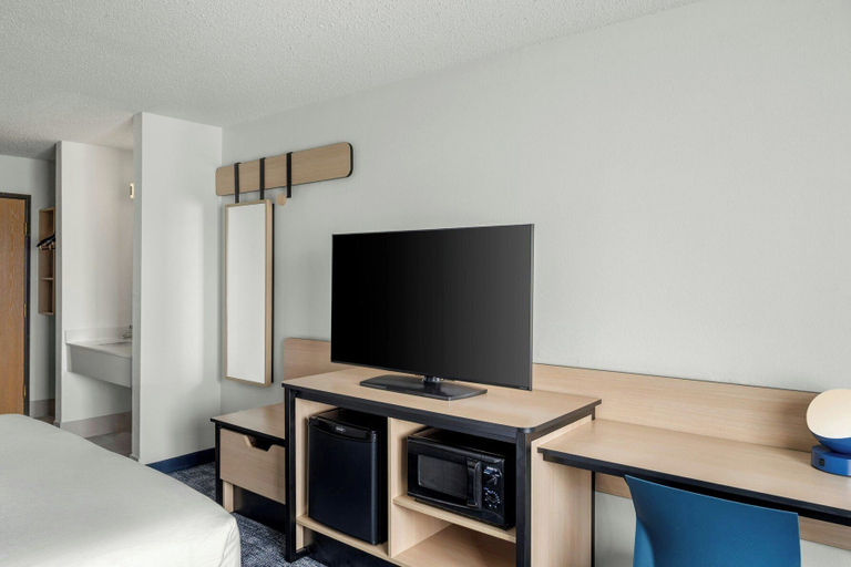 Bedroom 3, City Express By Marriott Freeport, Stephenson