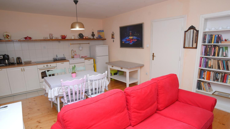 Others 3, Central & Vintage Apartment Sinj, Sinj