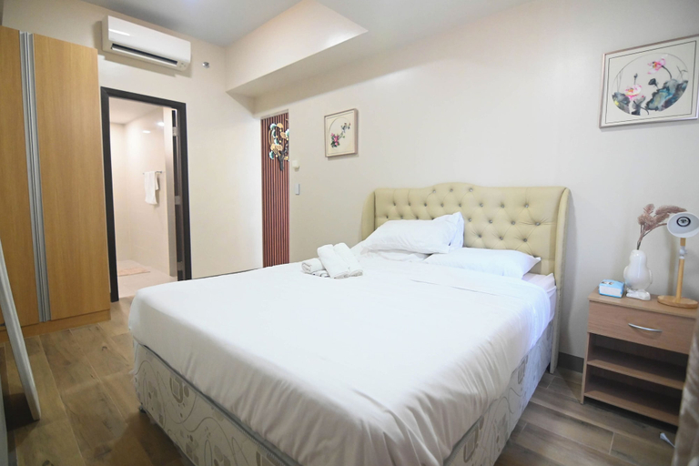 Room 1, Kuya Awen's Staycation, Parañaque
