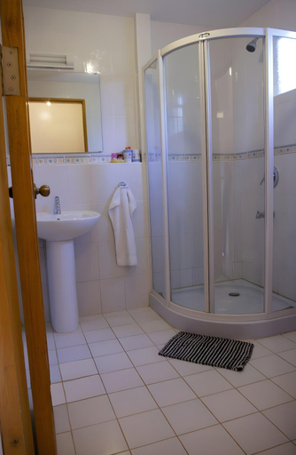 Bathroom 3, Alona42 Resort, Panglao