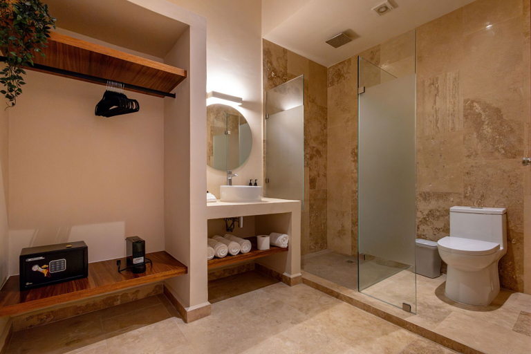 Bathroom 3, Hotel Manglar, Dist. Pochutla