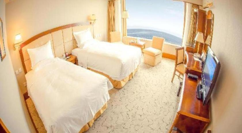 Bedroom, Golden Bay Hotel Weihai, Weihai