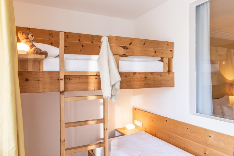 Bedroom 3, Hotel Fameli, Bolzano