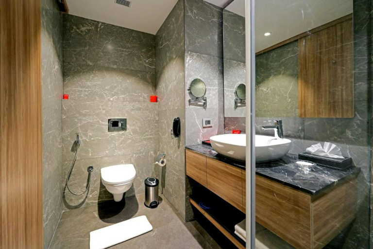 Bathroom 4, Grand Vijayawada by GRT hotels, Krishna
