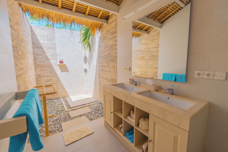 Bathroom 3, Hai Tide Beach Resort, Klungkung