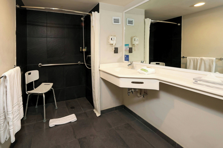 Bathroom 4, City Express By Marriott Saltillo Norte, Saltillo