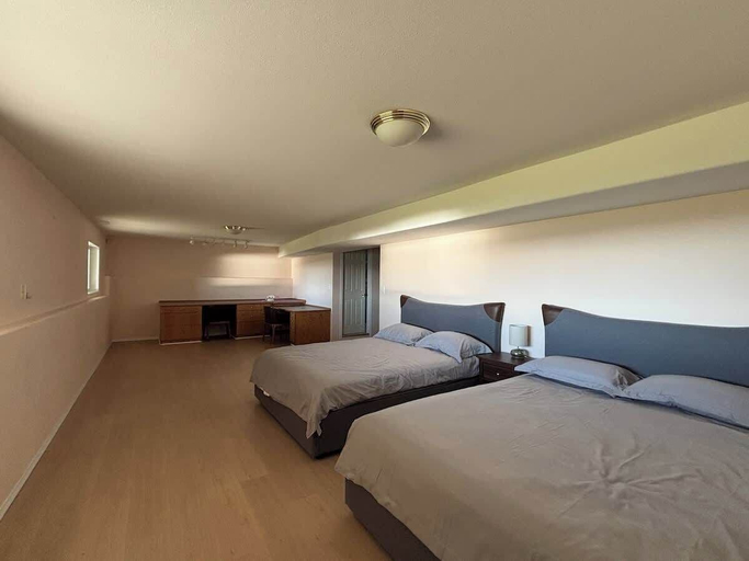 Room 5, Sunset Shores Retreat, Powell River