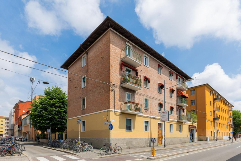 Exterior & Views, BluesHouse La Fenice, Bologna