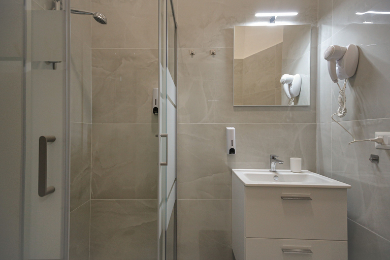 Bathroom 2, Cariati 25 Suite, Napoli