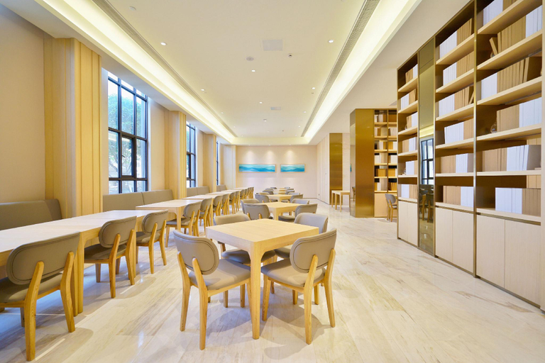 Food & Drinks 4, JI Hotel Shanghai Hongqiao Airport Beidi Road, Shanghai