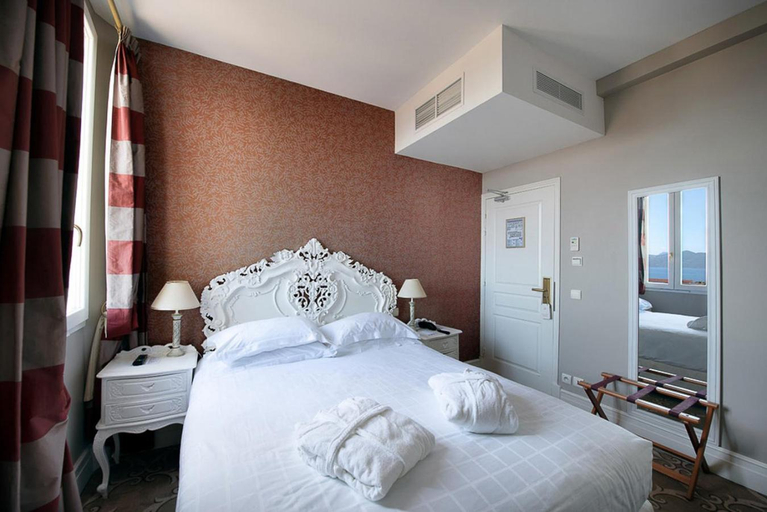 Bedroom 4, Hotel Chateau De La Tour, Alpes-Maritimes