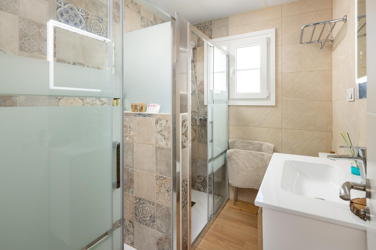 Bathroom 4, WonderStays Villa Lucia, Málaga