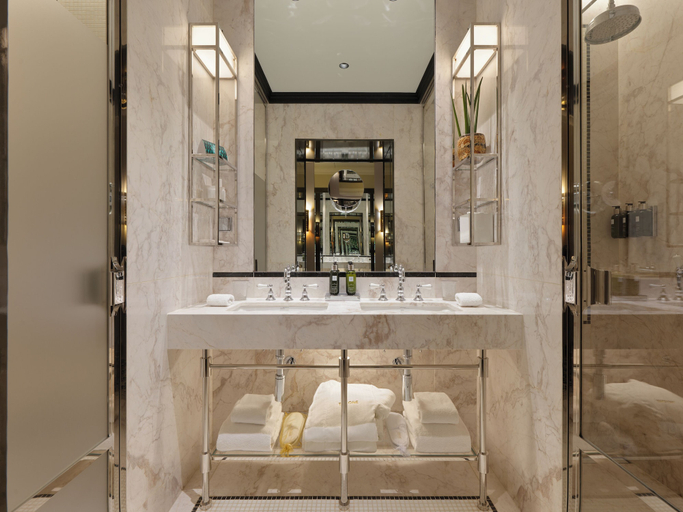 Bathroom 4, The One Monumental Palace, Porto