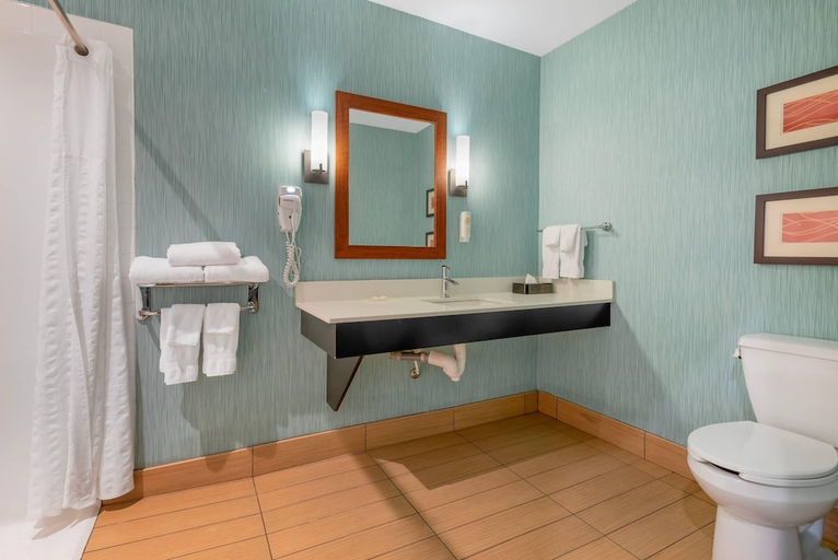 Bathroom 4, Comfort Inn & Suites Airport North, Division No. 6