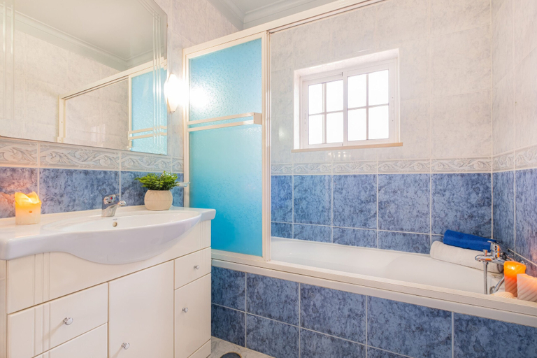 Bathroom 4, Villa Dubai, Albufeira