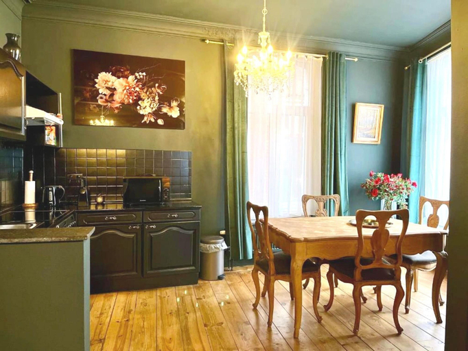 Dining, Cozy Couple Retreat Near Thermes, Liège