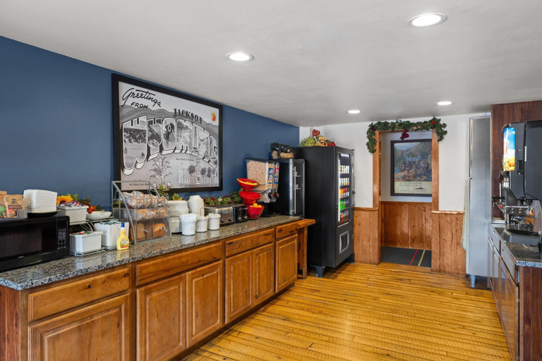 Food & Drinks 5, Super 8 by Wyndham Jackson Hole, Teton