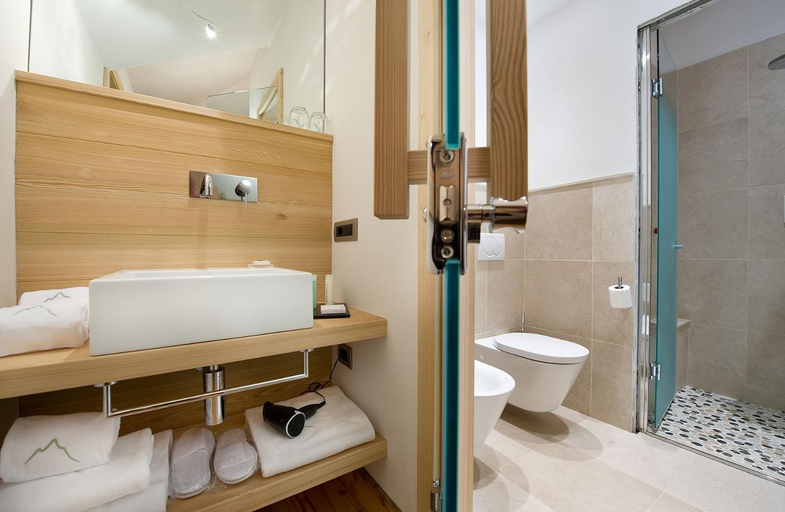Bathroom 4, Hotel Larice, Sondrio