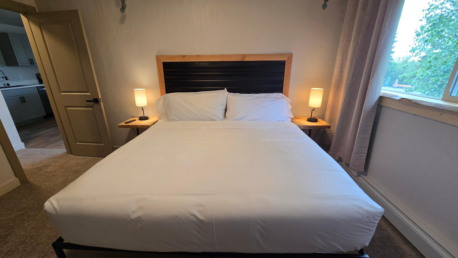 Room 4, Highliner Suites Hotel, Anchorage